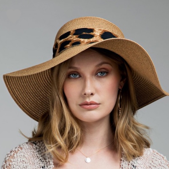Accessories - NWT LEOPARD PRINT FLOPPY HAT